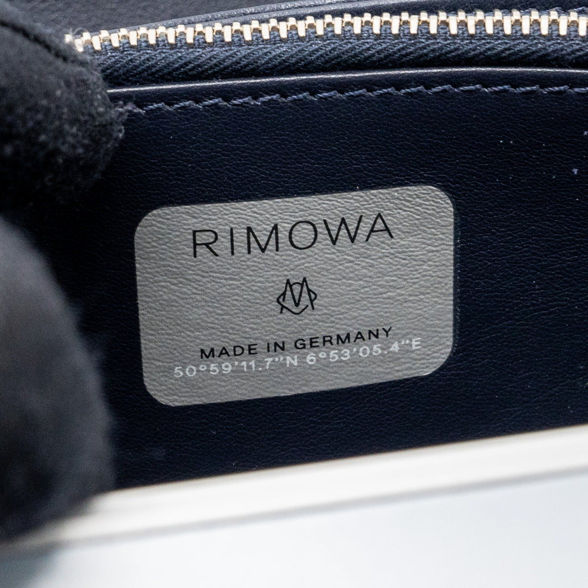 X RIMOWA CLUTCH TRUNK BAG ALUMINIUM / CALFSKIN SILVER / BLACK SHW